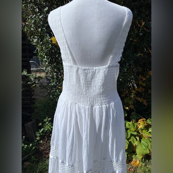 Ruby ‘n’ Style Embroidered Maxi - Picture 13 of 15